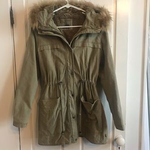 UO Levi's® Faux-Fur Hooded Sherpa Parka Jacket